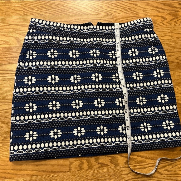 J. Crew, size 8, mini skirt, navy/whitedaisy pattern. - Picture 5 of 10